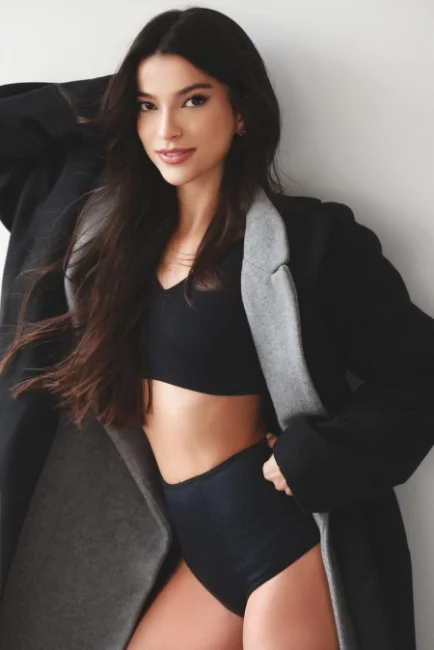 Ana - West Kensington Escort - £750.00/hr