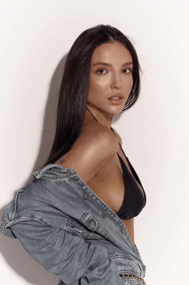 Monica  - Photo 1