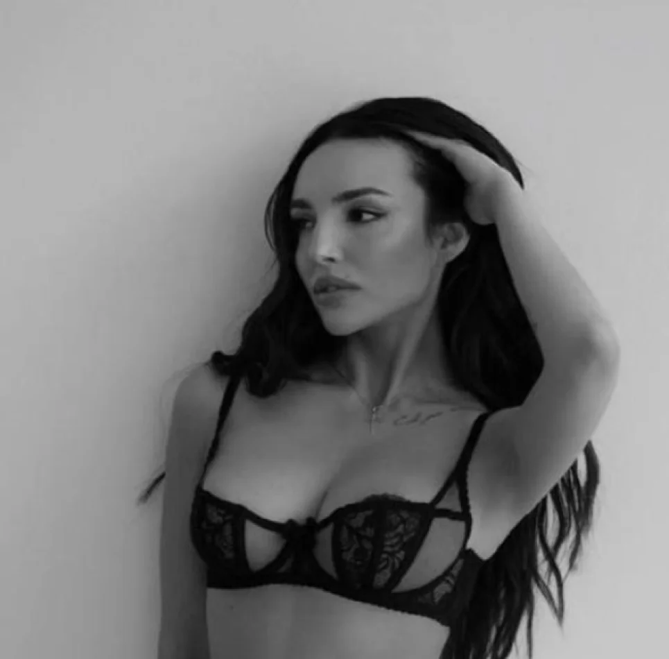 Monica  - Photo 4