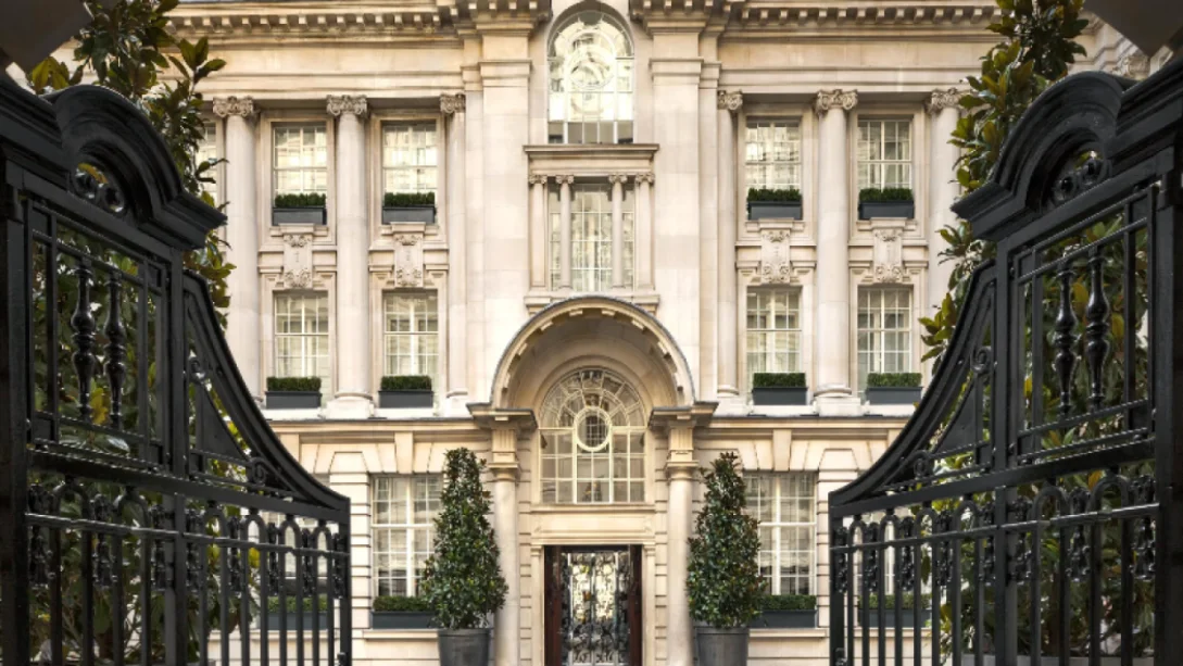Luxury London Hotels Perfect for Discreet Escort Dates & Overnight Stays
