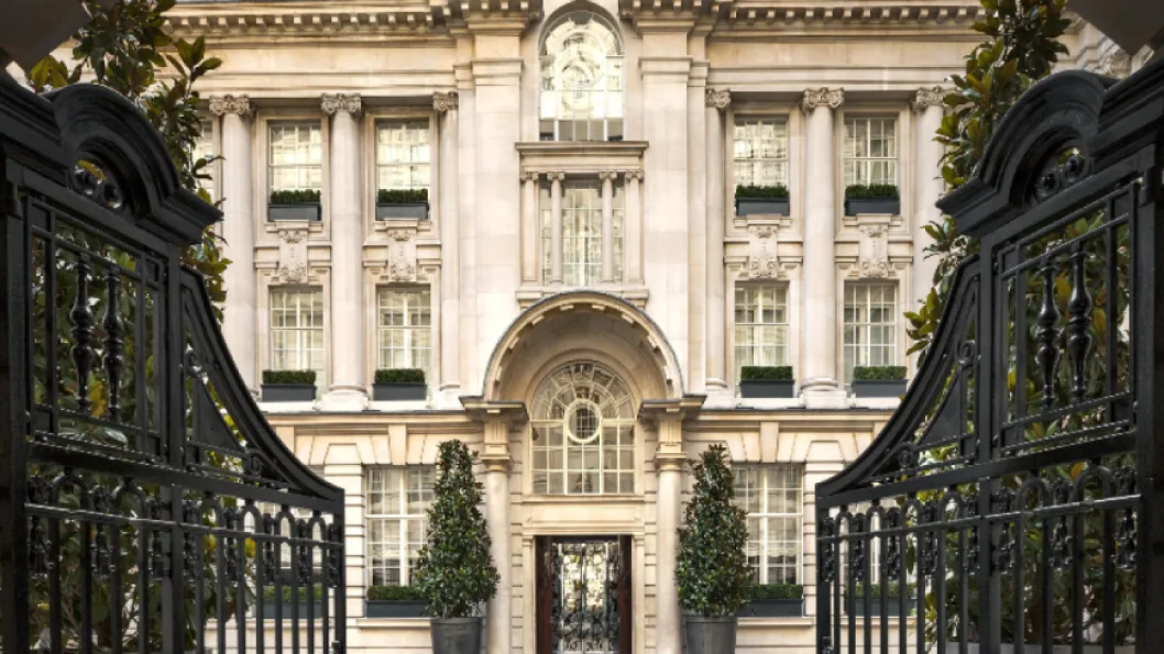 Luxury London Hotels Perfect for Discreet Escort Dates & Overnight Stays
